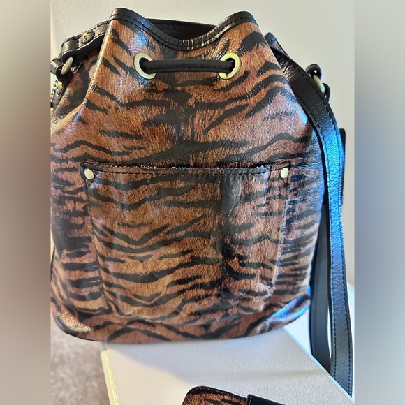 NWOT! Patricia Nash Tiger Drawstring Bag w/Matching Wallet - Picture 7 of 12